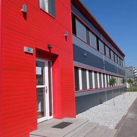 Montagehotel Bed & Steel Linz Eksteriør bilde