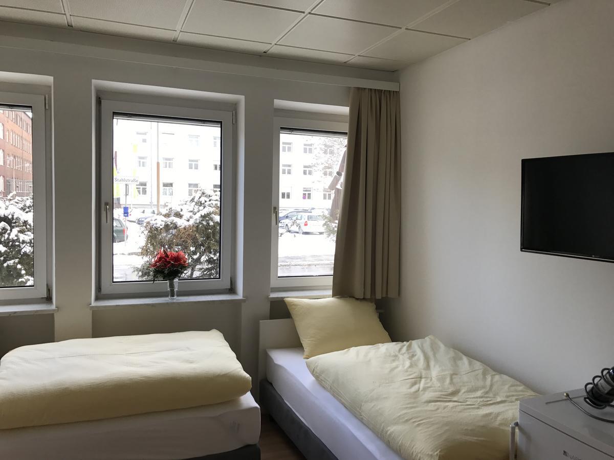 Montagehotel Bed & Steel Linz Eksteriør bilde